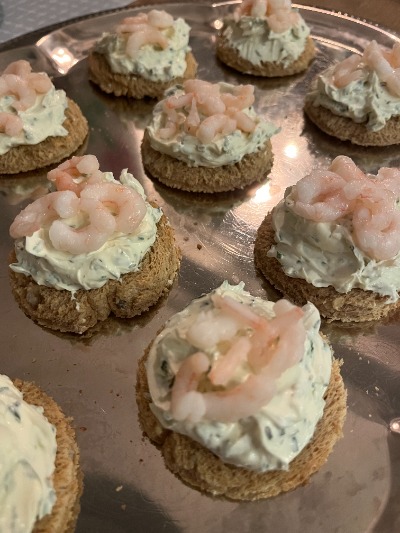 Frasiga räksnittar med färskost